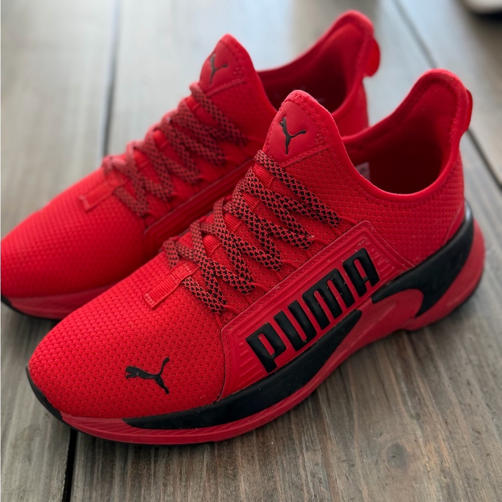 Puma Red and Black Sports Shoes